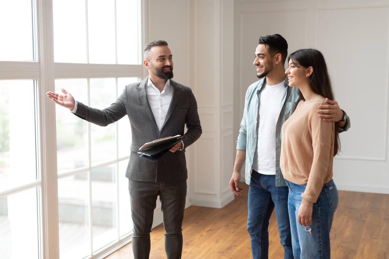 informer les clients ; agent immobilier