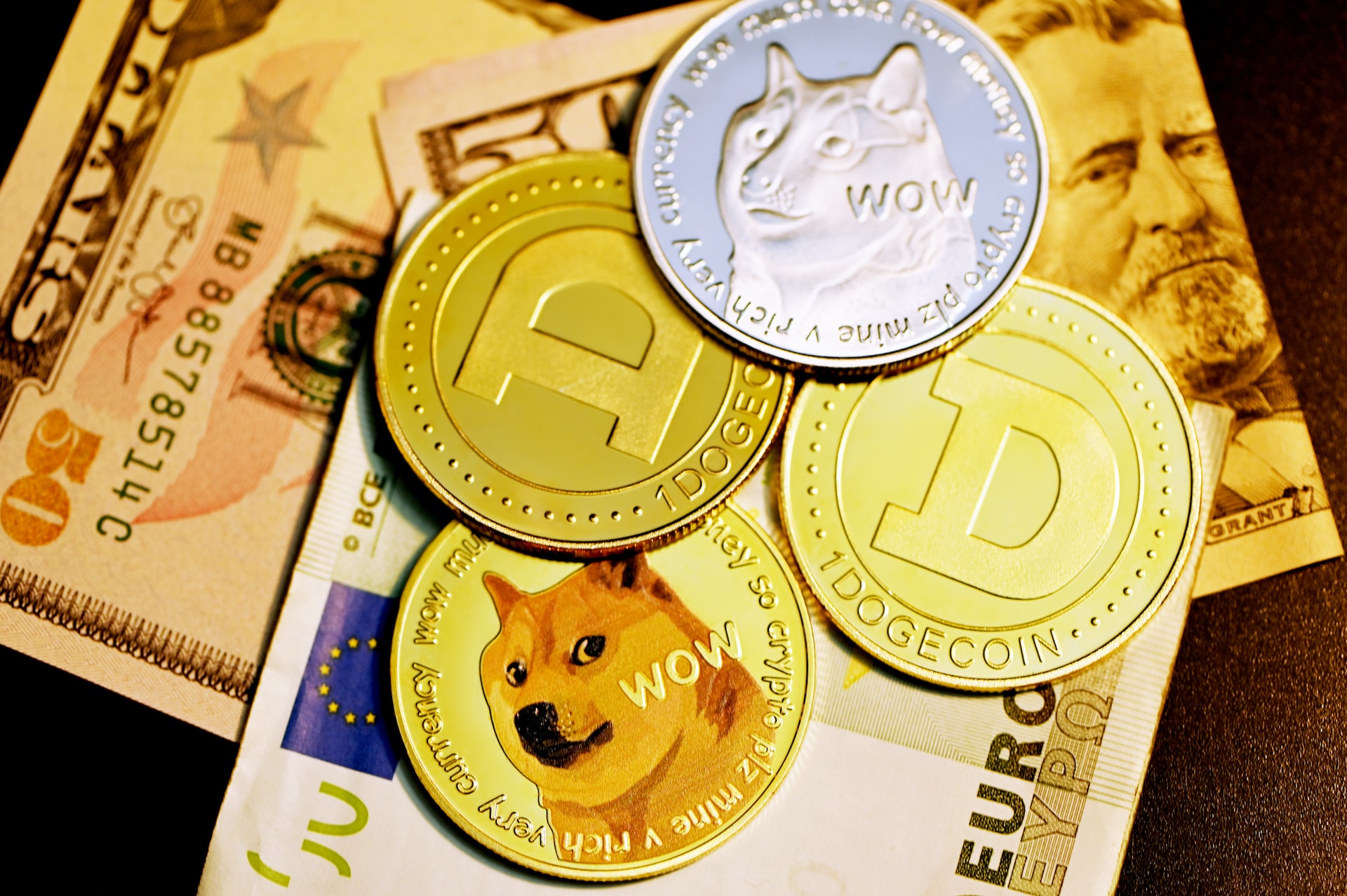 Achat massif du DOGE par les grands poissons du numérique