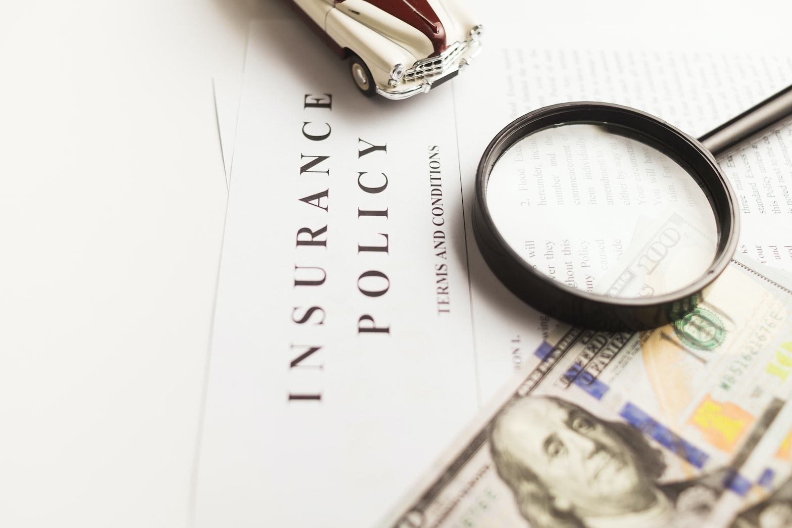 Comment choisir un comparateur d'assurance auto pour les conducteurs novices ?