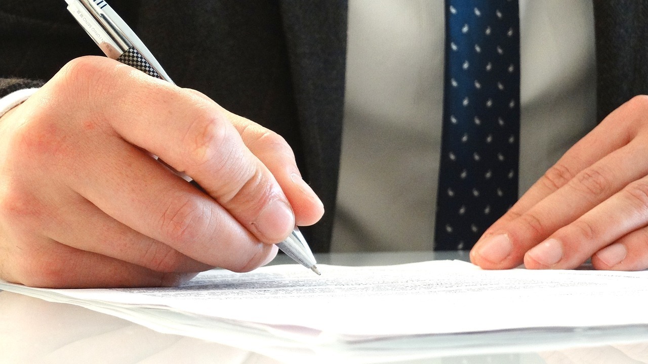 Comment devenir juriste en droit social ?