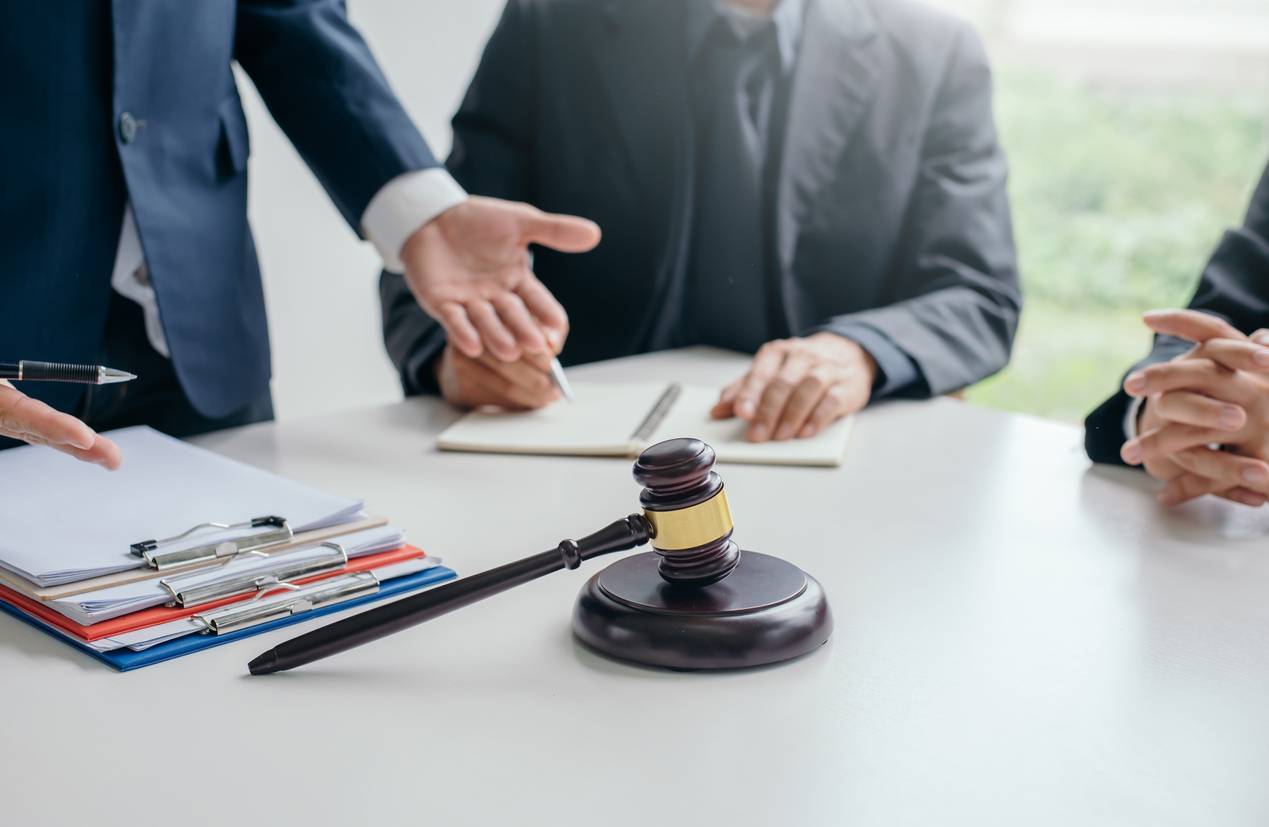 contentieux immobiliers, justice, avocat