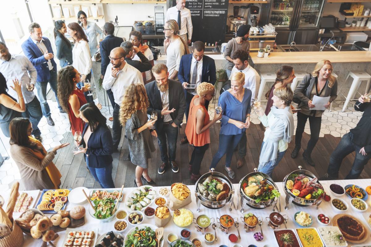 Événement d'entreprise : que servir aux invités ?