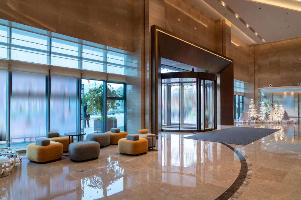 Décoration hôtel mobilier hall