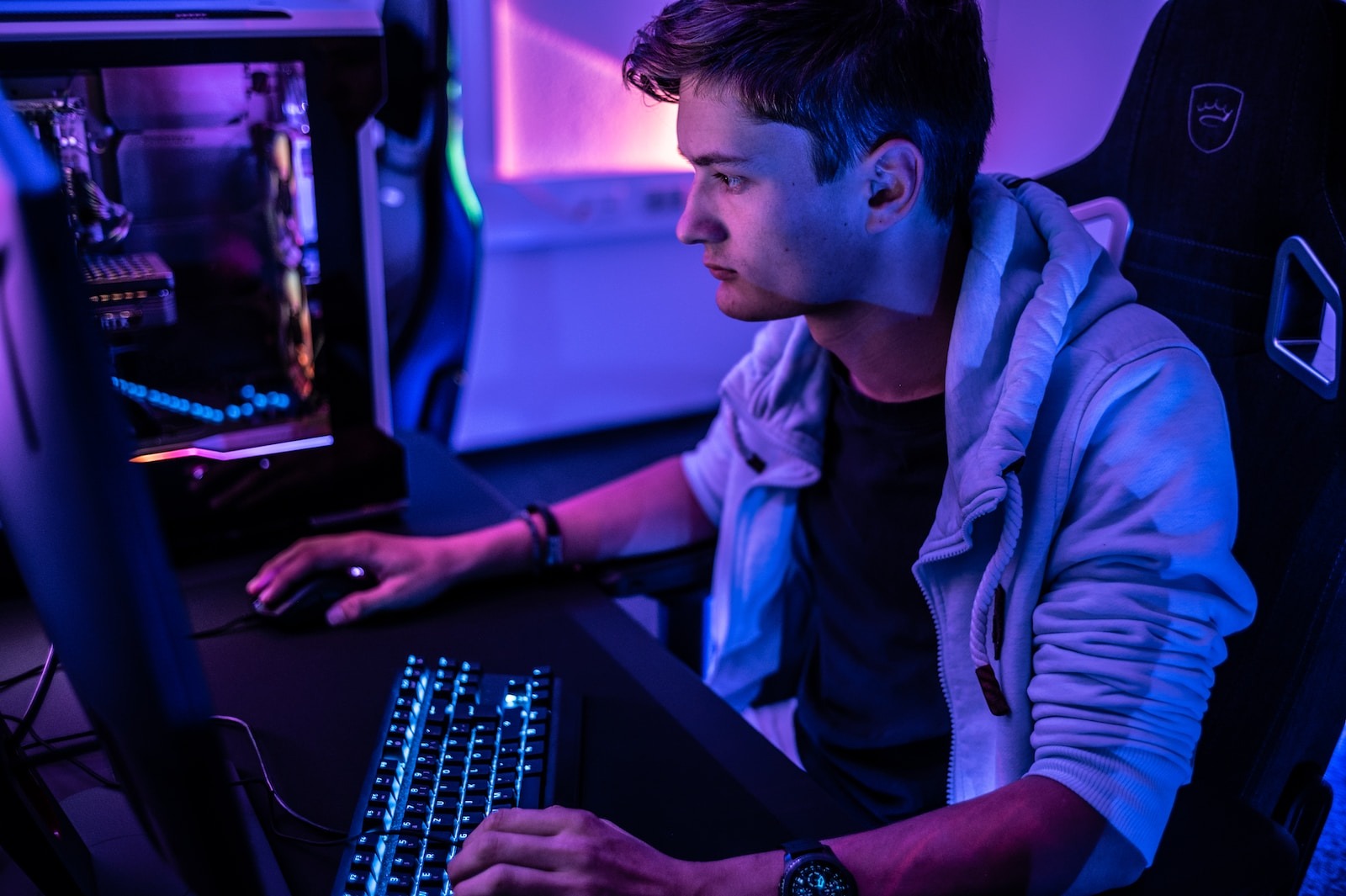 Quel est l'impact économique des tournois de jeux en ligne et des événements eSports ?