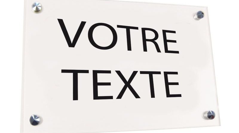 Quel matériau choisir pour sa plaque professionnelle ?