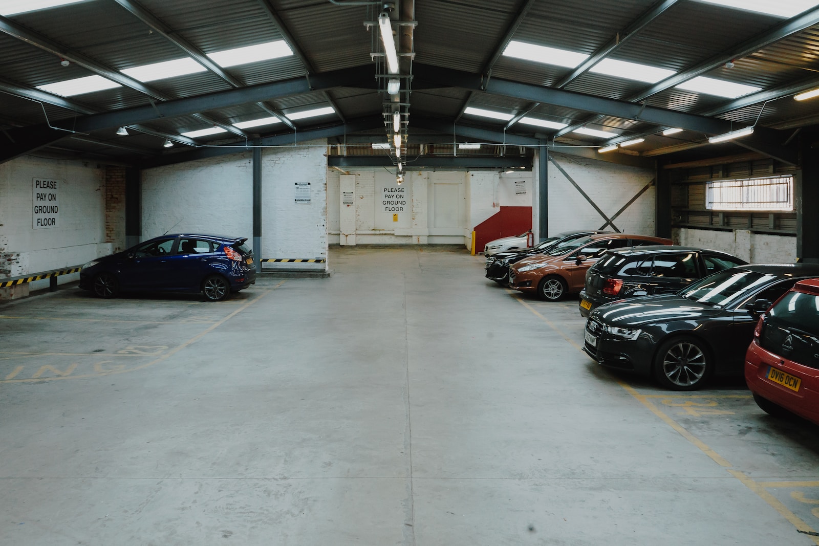 Quels sont les bénéfices cachés de l'investissement dans les parkings et garages ?