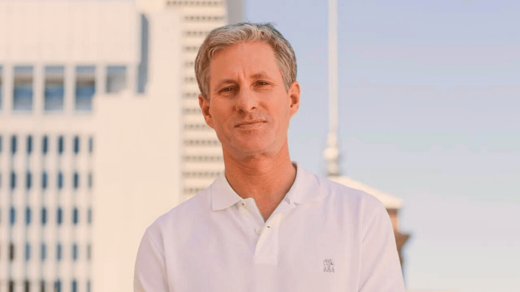 Chris Larsen