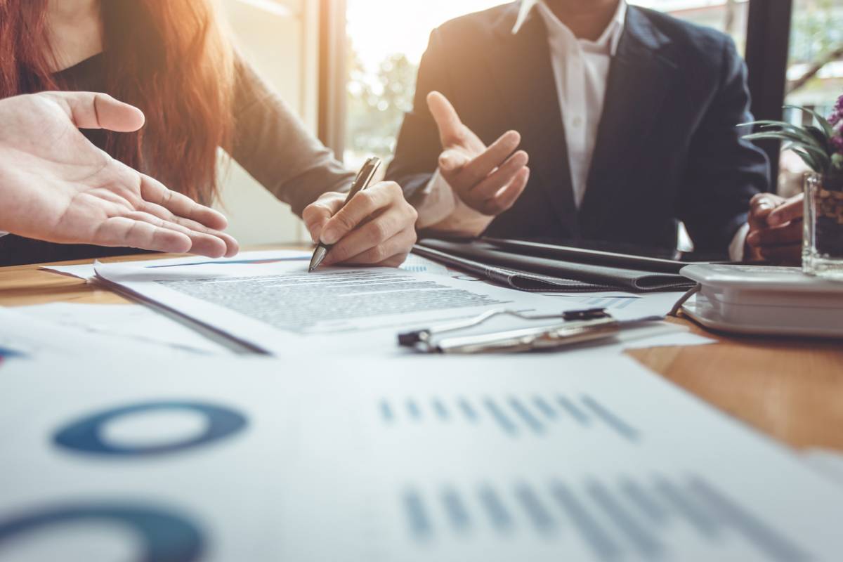 Rachat de crédit : pourquoi passer par un courtier ?